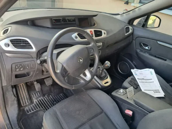 RENAULT GRAND SCENIC III Dynamique 7 pl 2010