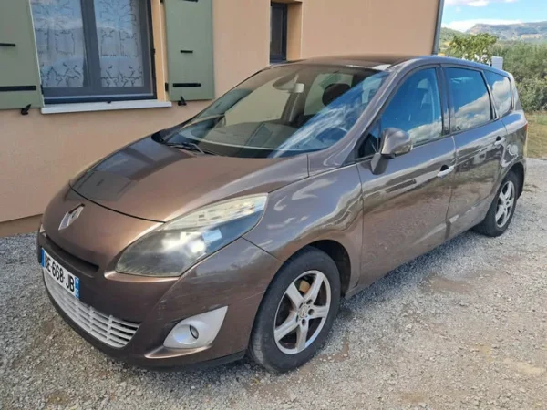 RENAULT GRAND SCENIC III Dynamique 7 pl 2010