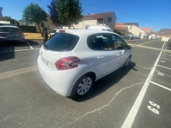 PEUGEOT 208 Active 2014