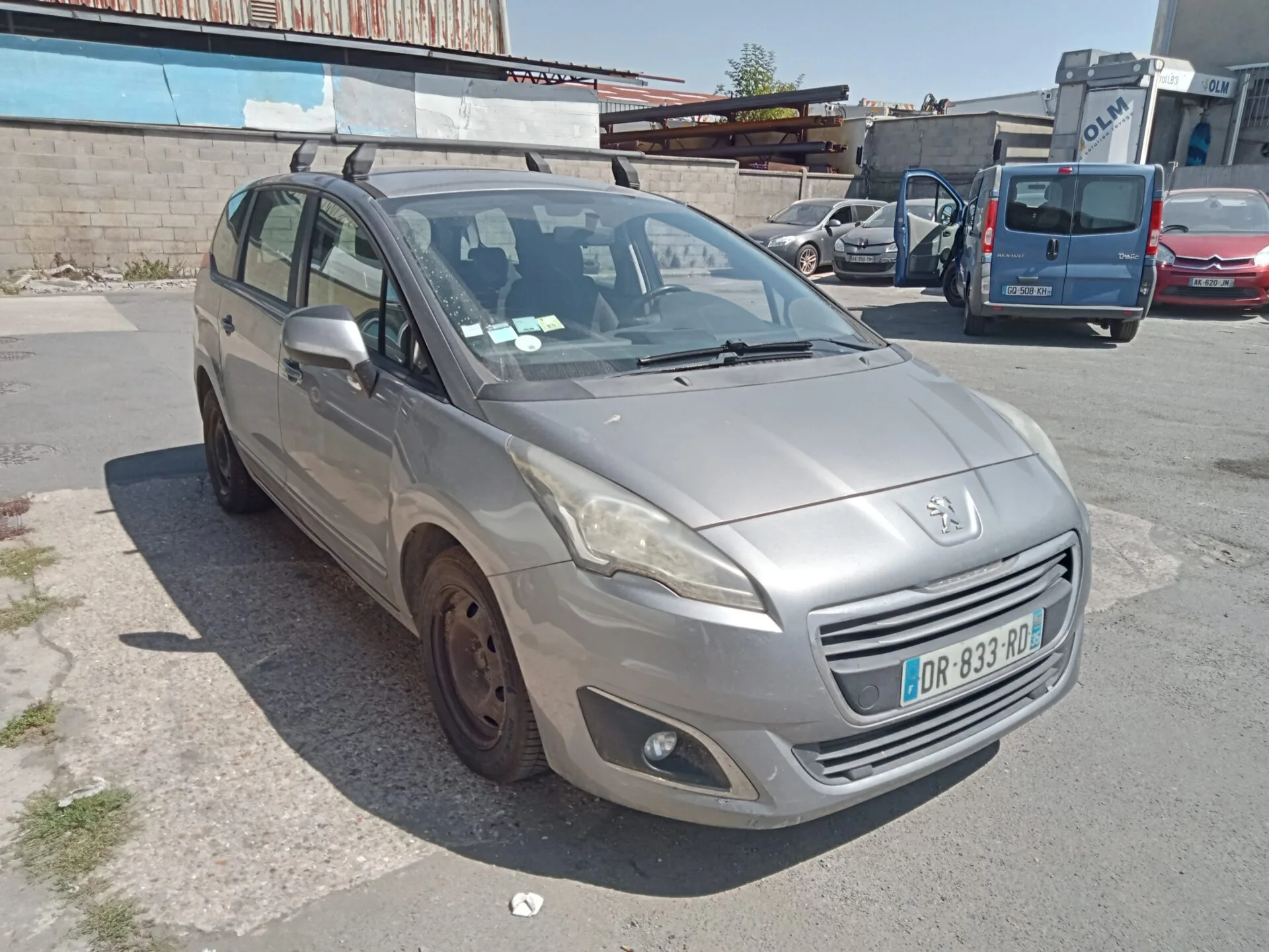 PEUGEOT 5008 2015