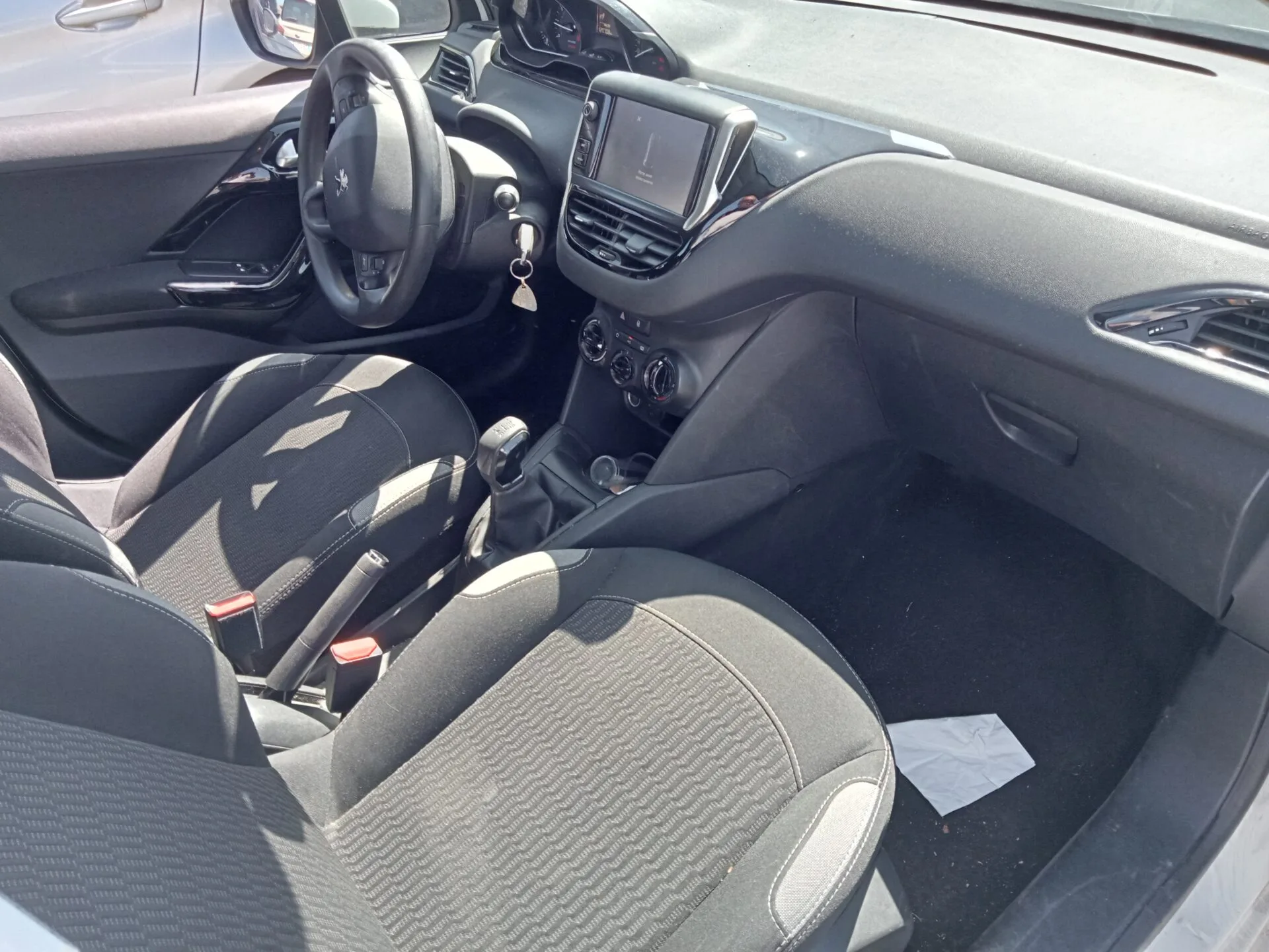 PEUGEOT 208 Active 2016 – Image 5