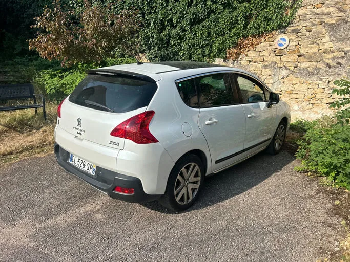 PEUGEOT 3008 HYBRID4 Limited Edition 2012 – Image 4
