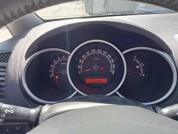 KIA VENGA Style 2010