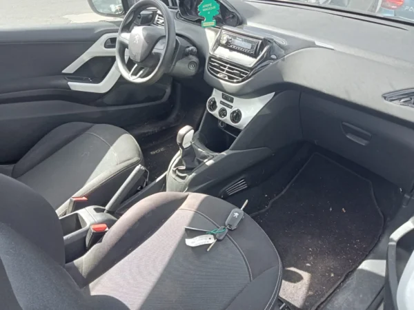PEUGEOT 208 Active 2014