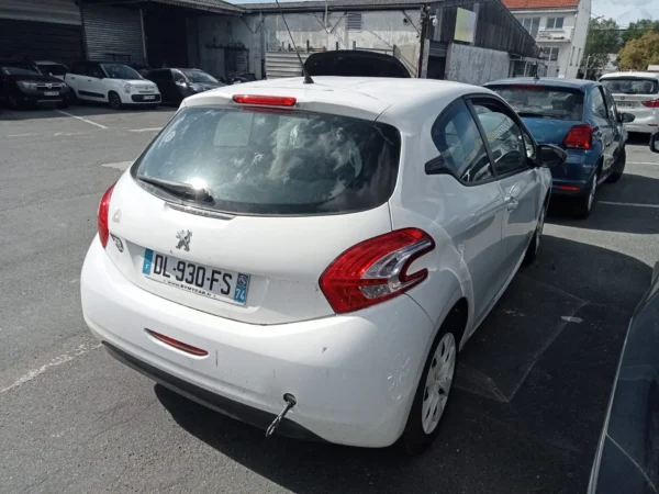 PEUGEOT 208 Active 2014