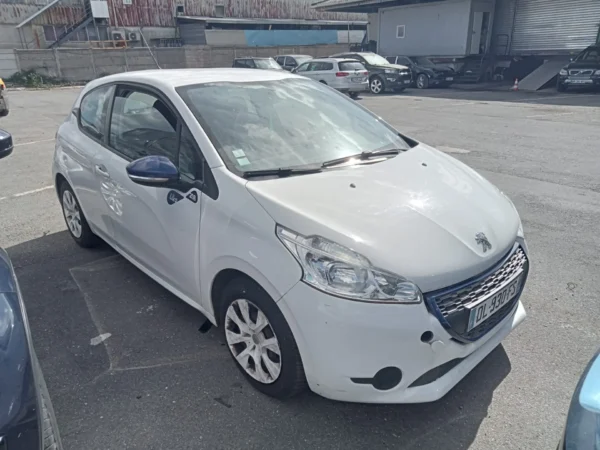PEUGEOT 208 Active 2014