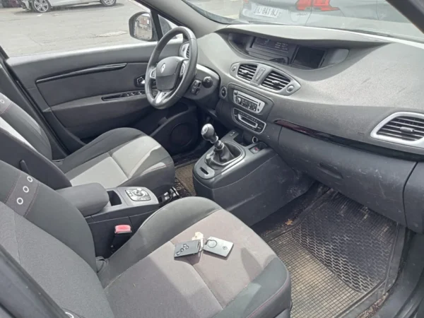 RENAULT GRAND SCENIC III Dynamique EDC 7 pl 2012