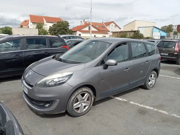 RENAULT GRAND SCENIC III Dynamique EDC 7 pl 2012