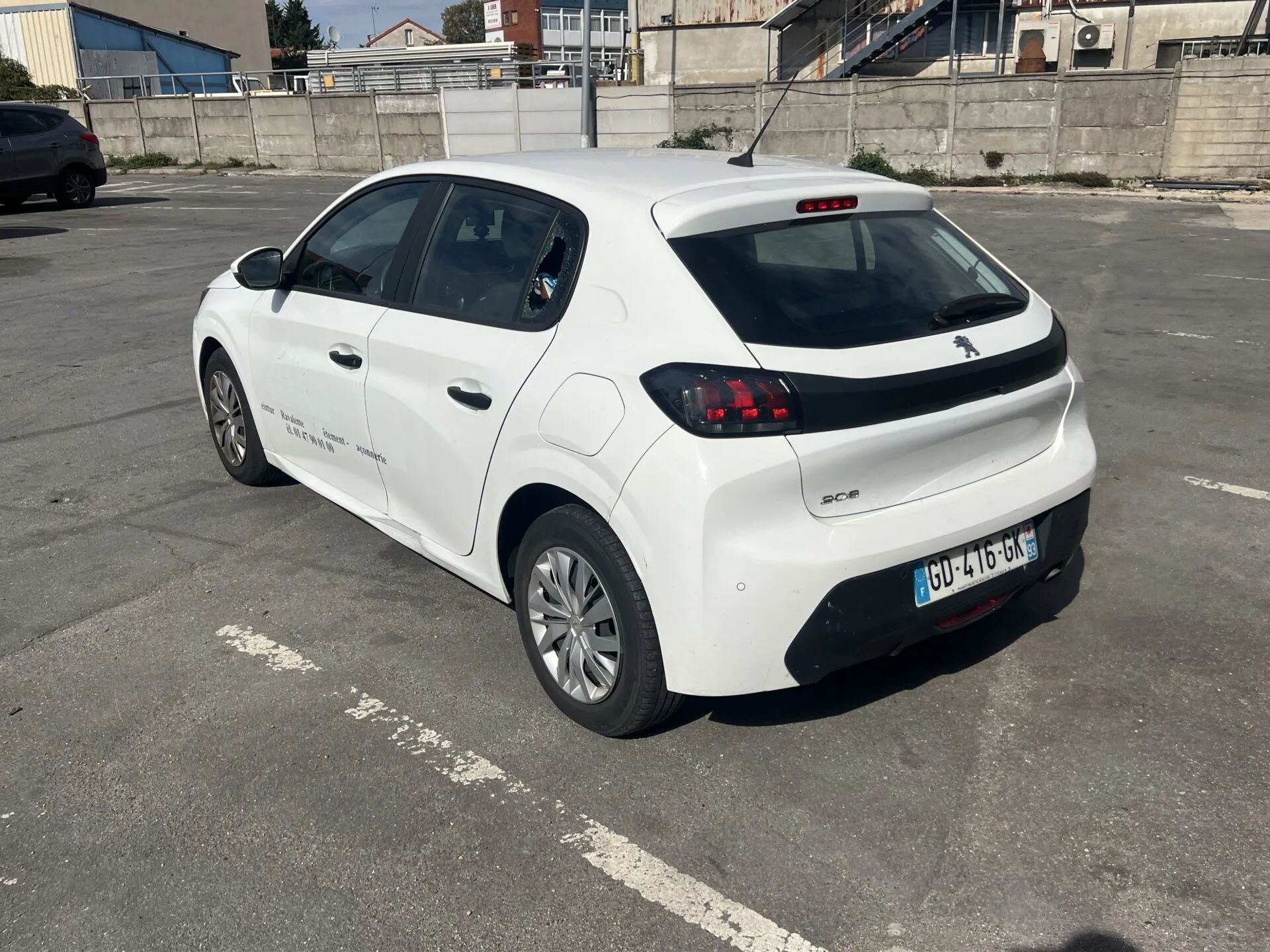 PEUGEOT 208 BUSINESS Active Business 2021 – Image 4
