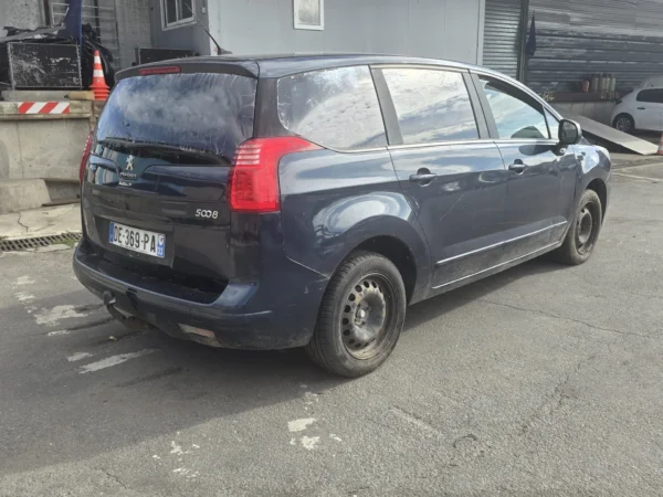 PEUGEOT 5008 Style 7pl 2014