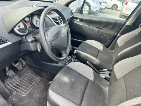 PEUGEOT 207 Premium 2010