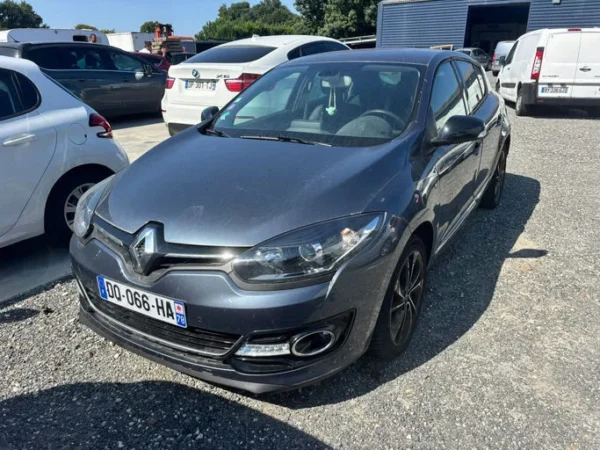 RENAULT MEGANE III BERLINE Bose EDC 2015