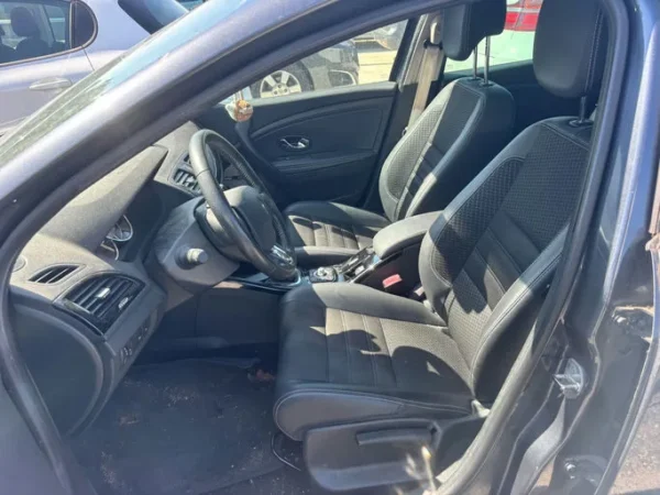 RENAULT MEGANE III BERLINE Bose EDC 2015
