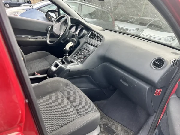 PEUGEOT 5008 Access 5pl 2011