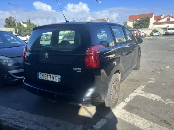 PEUGEOT 5008 2013