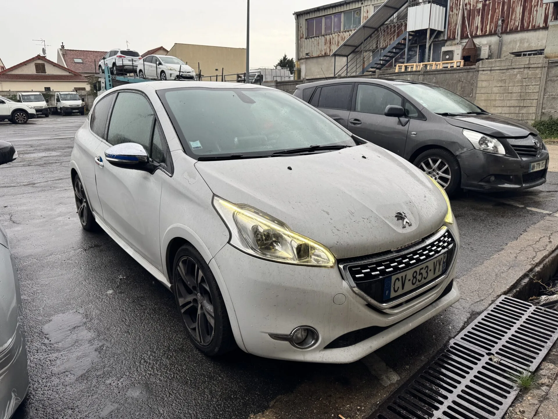 PEUGEOT 208 GTi 2013