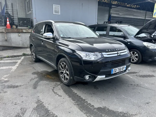 MITSUBISHI OUTLANDER Intense Navi 2015