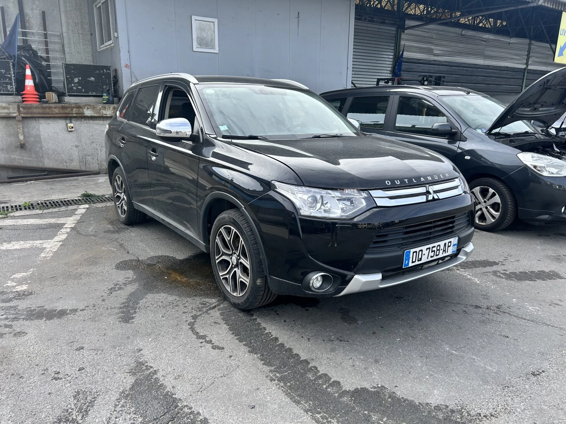 MITSUBISHI OUTLANDER Intense Navi 2015