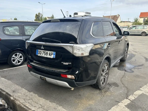 MITSUBISHI OUTLANDER Intense Navi 2015