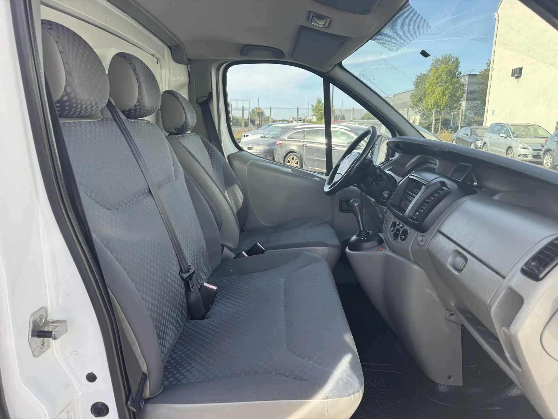 RENAULT TRAFIC FOURGON GRAND CONFORT BVR 2008 – Image 5