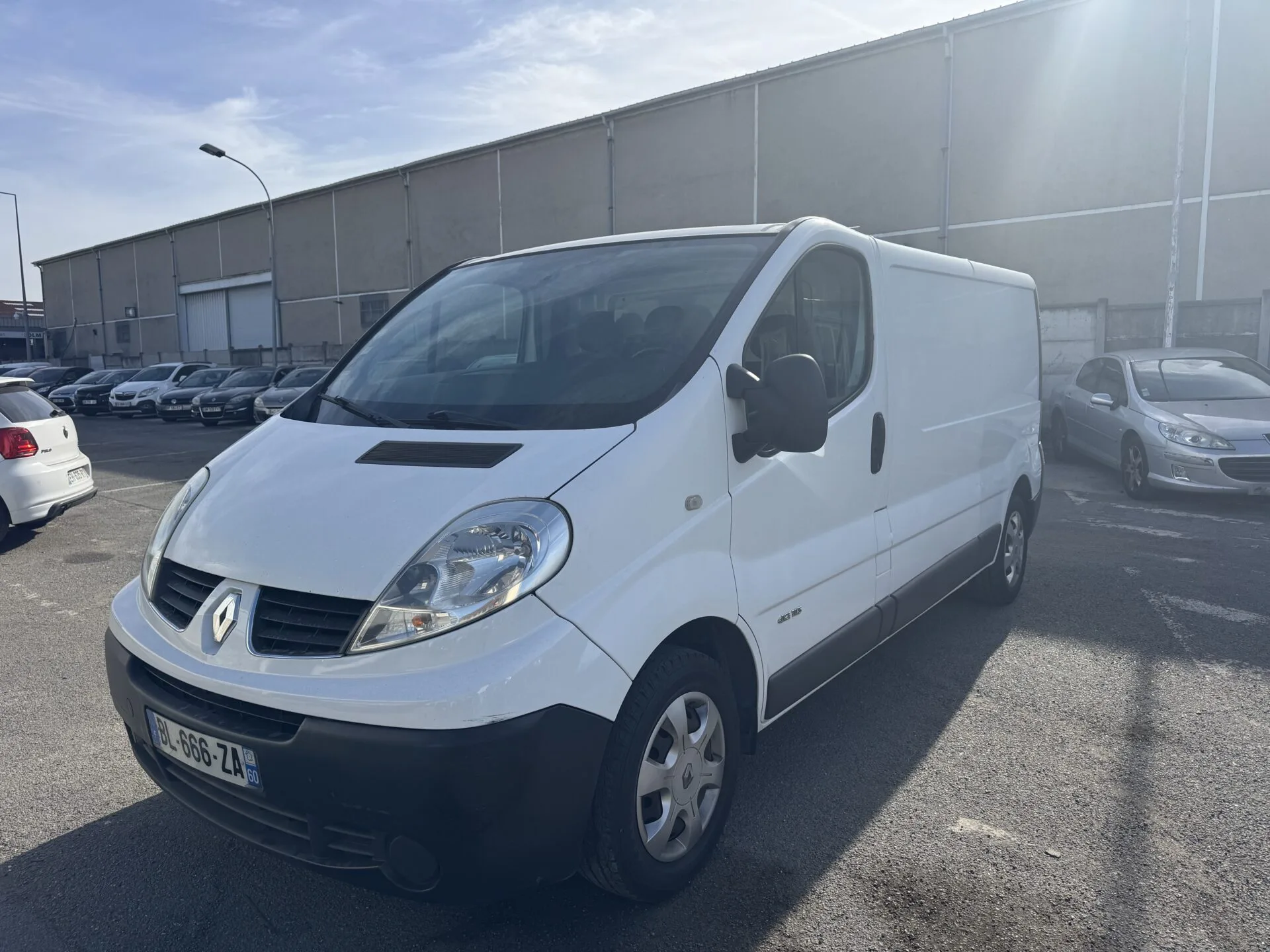 RENAULT TRAFIC FOURGON GRAND CONFORT BVR 2008 – Image 2