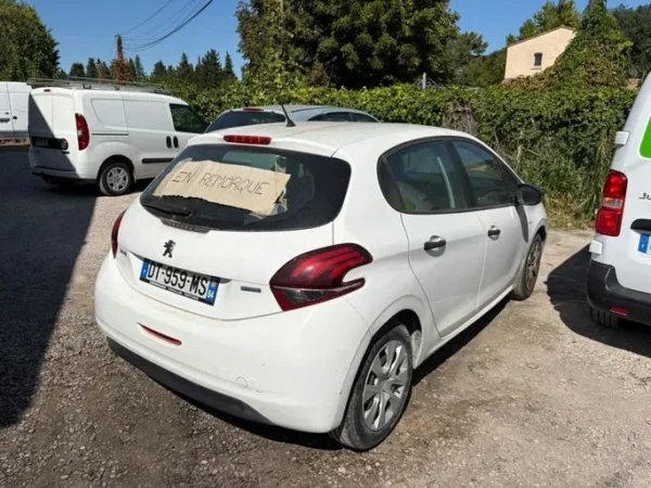 PEUGEOT 208 Allure 2015