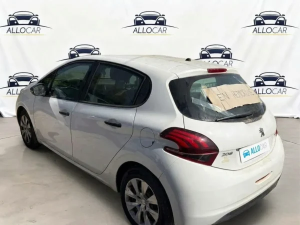 PEUGEOT 208 Allure 2015