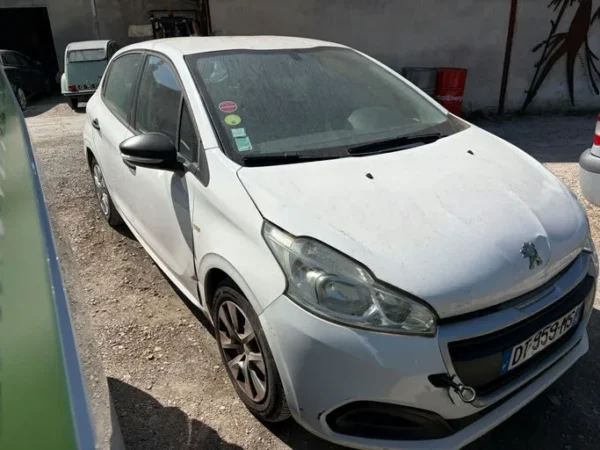 PEUGEOT 208 Allure 2015