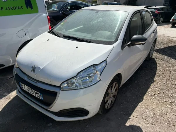 PEUGEOT 208 Allure 2015