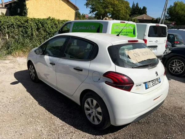 PEUGEOT 208 Allure 2015