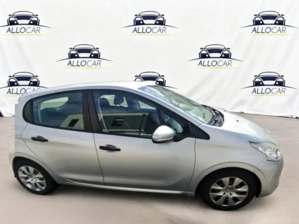 PEUGEOT 208 Access 2012