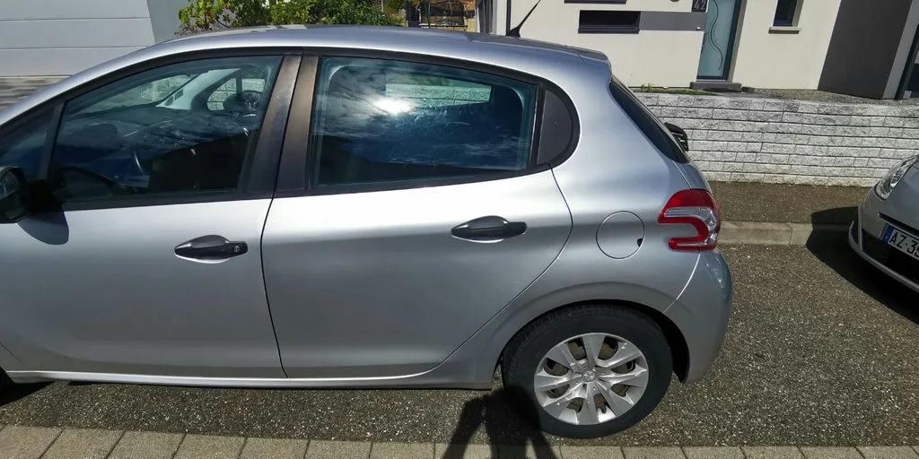 PEUGEOT 208 Access 2012 – Image 10