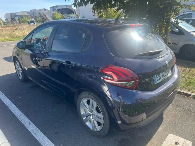 PEUGEOT 208 Style 2016 – Image 7
