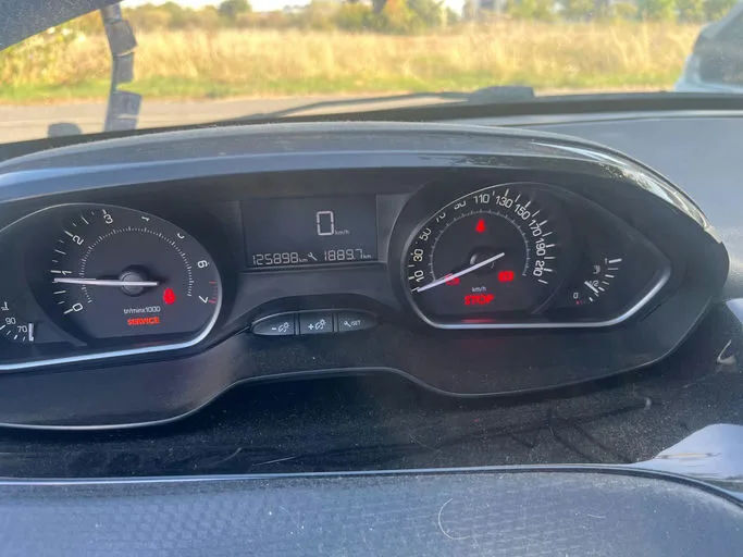 PEUGEOT 208 Style 2016 – Image 11