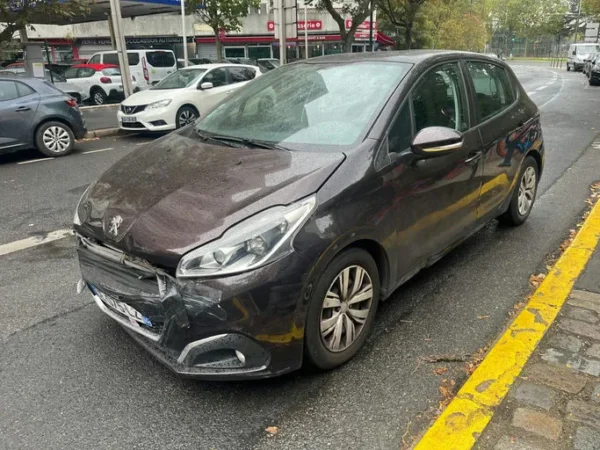 PEUGEOT 208 Access 2012