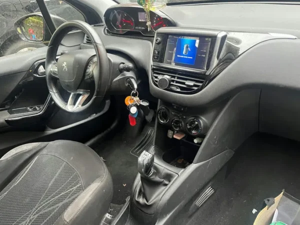 PEUGEOT 208 Access 2012