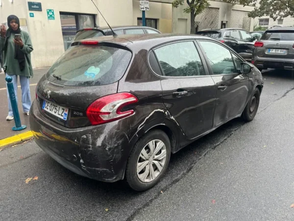 PEUGEOT 208 Access 2012