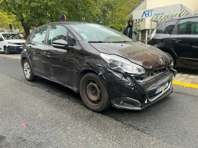 PEUGEOT 208 Access 2012 – Image 5