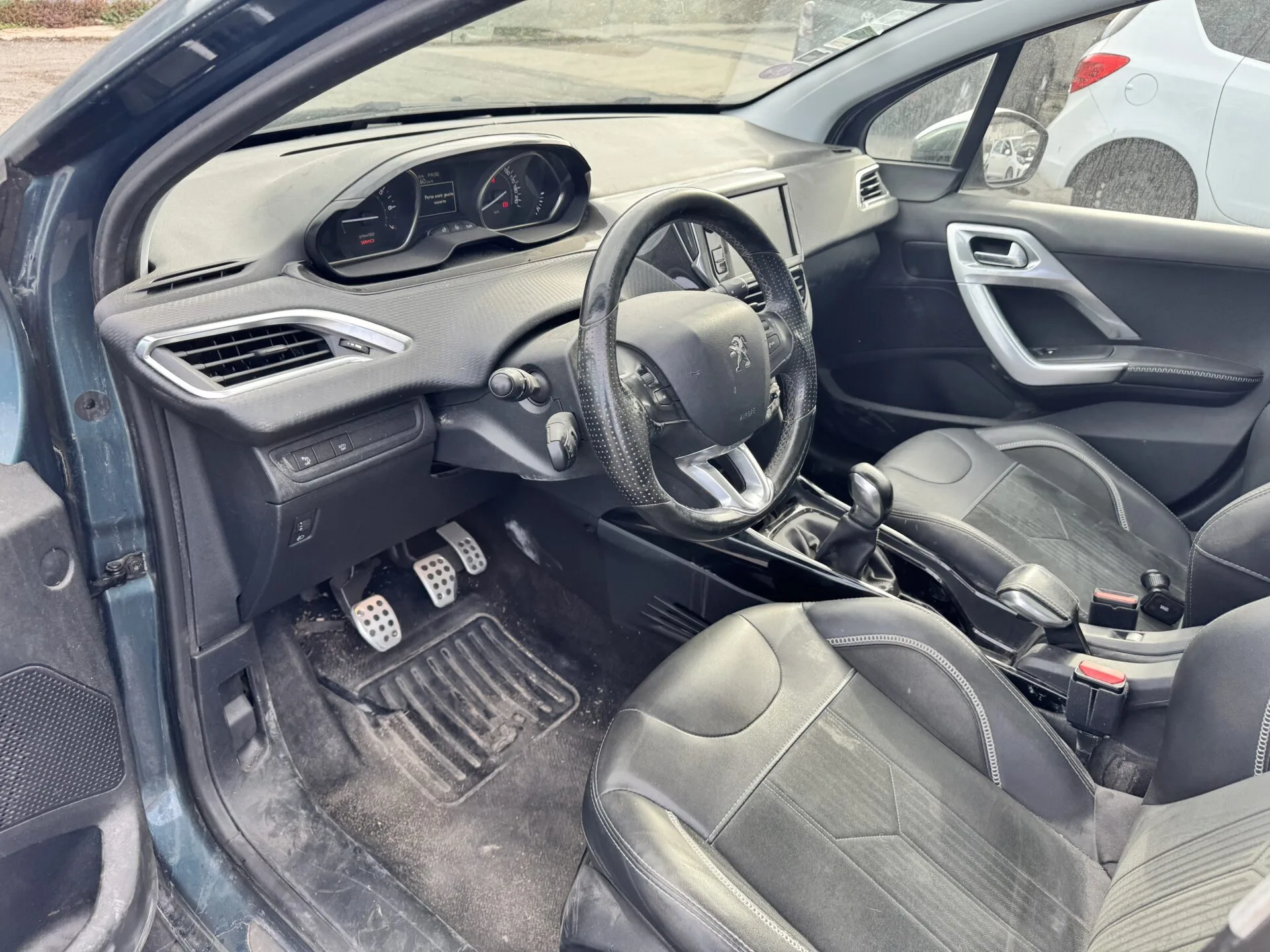 PEUGEOT 2008 Urban Cross 2016 – Image 6