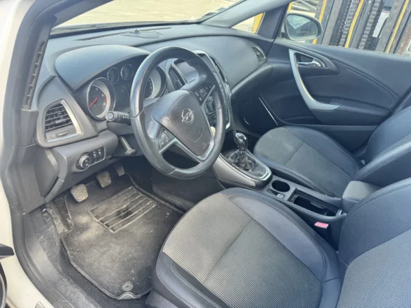 OPEL ASTRA Enjoy 2011