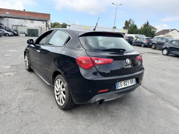 ALFA ROMEO GIULIETTA Distinctive 2011