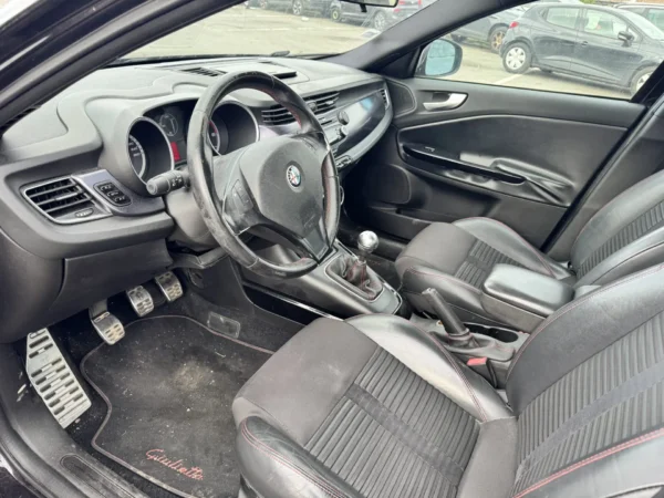 ALFA ROMEO GIULIETTA Distinctive 2011