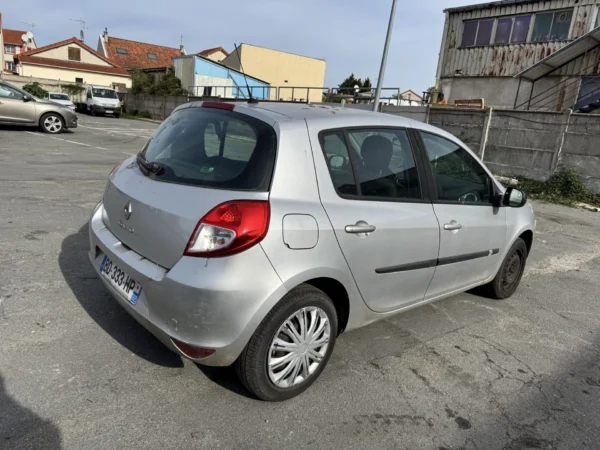 RENAULT CLIO III Expression 2010