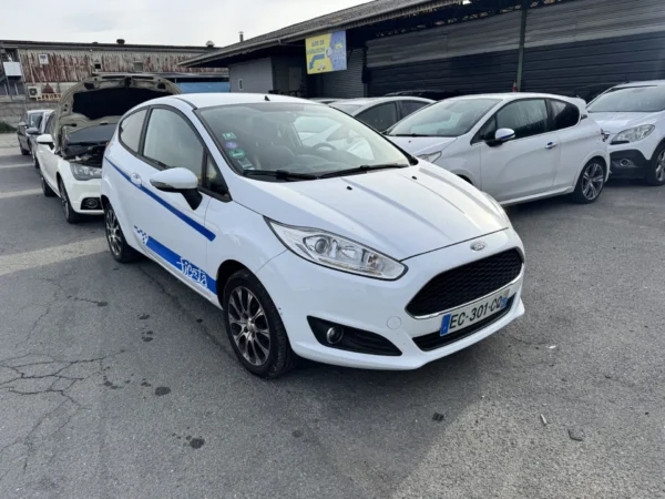 FORD FIESTA White 2016
