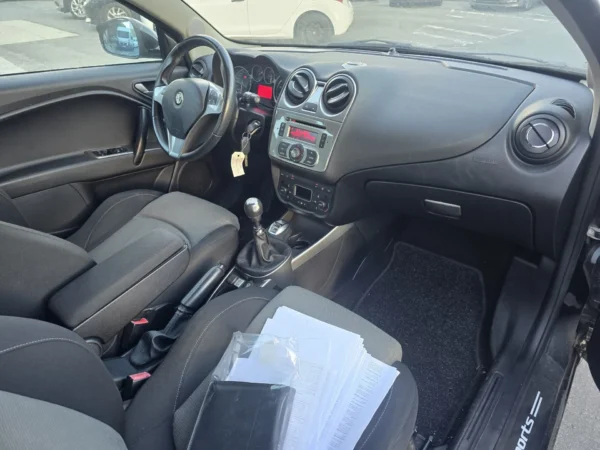 ALFA ROMEO MITO Distinctive 2010