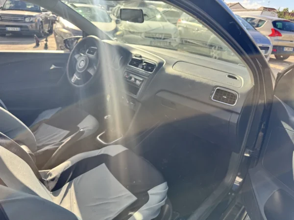 VOLKSWAGEN POLO Trendline 2010