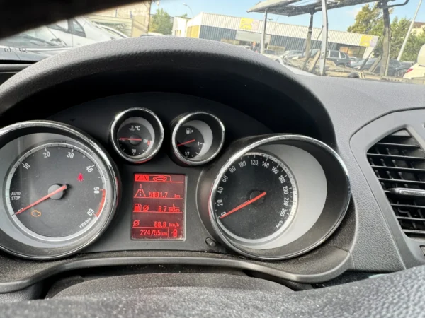 OPEL INSIGNIA Cosmo 2012