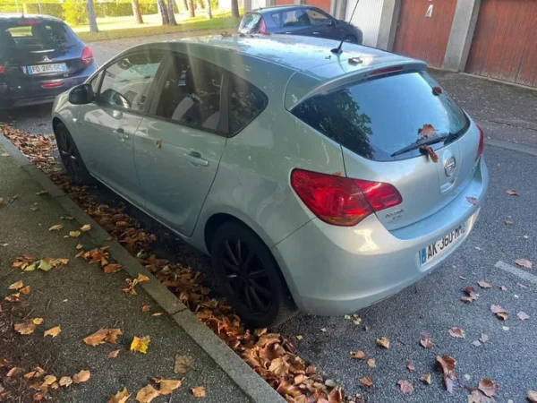 OPEL ASTRA Magnetic 2010