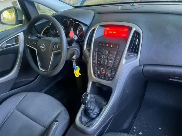OPEL ASTRA Magnetic 2010