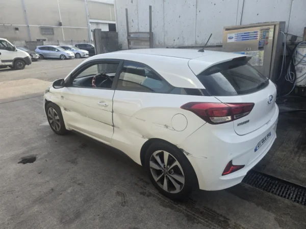 HYUNDAI i20 Intuitive Plus 2015